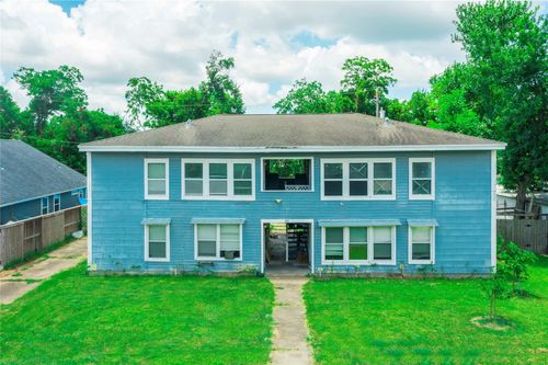 111 Holly St, Lake Jackson, TX, 77566-4247 | Card Image