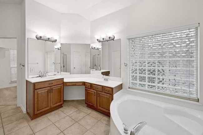 1521 Foppiano Loop, House other with 4 bedrooms, 4 bathrooms and 2 parking in Round Rock TX | Image 17