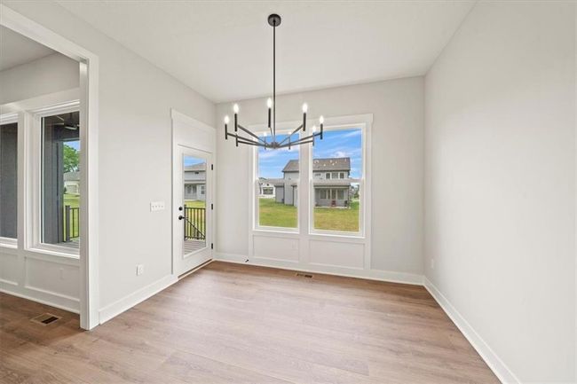 Photo of similar model | Image 12