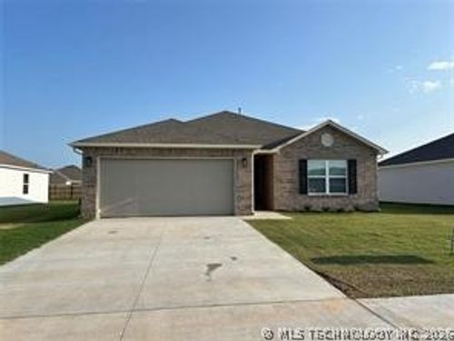 7520 E 143rd Pl N, Collinsville, OK, 74021-3795 | Card Image
