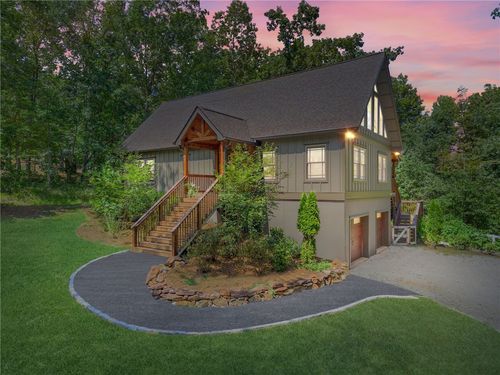 711 Scharlin Dr, Pickens, SC, 29671-7216 | Card Image