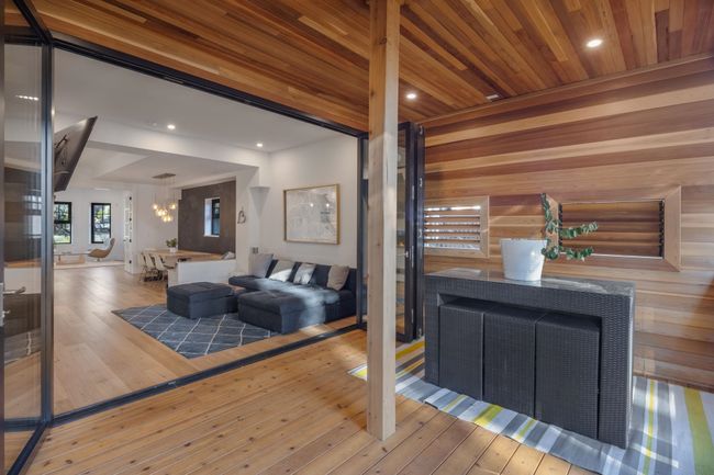 614 4th Ave, House other with 7 bedrooms, 4 bathrooms and 3 parking in New Westminster BC | Image 15