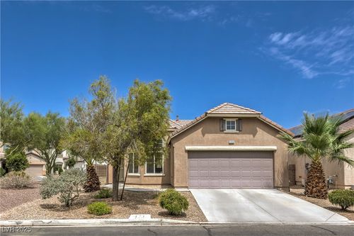 5209 Mountain Garland Ln, North Las Vegas, NV, 89081-4032 | Card Image