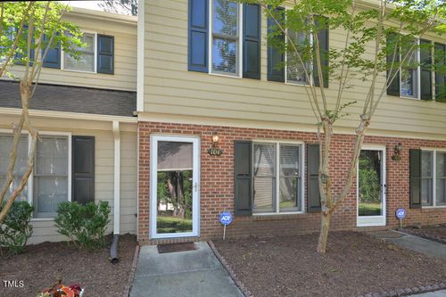 104 Gatehouse Ln, Durham, NC, 27707-3401 | Card Image