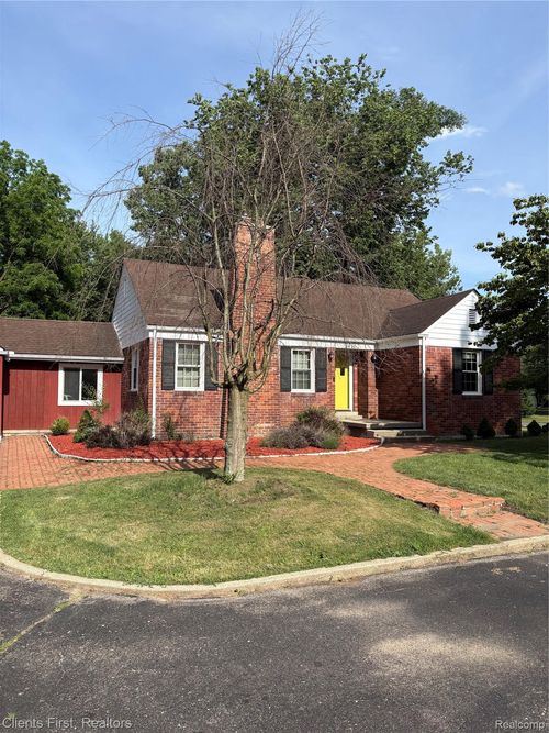 24162 Gleneyrie Dr, Southfield, MI, 48033-2856 | Card Image