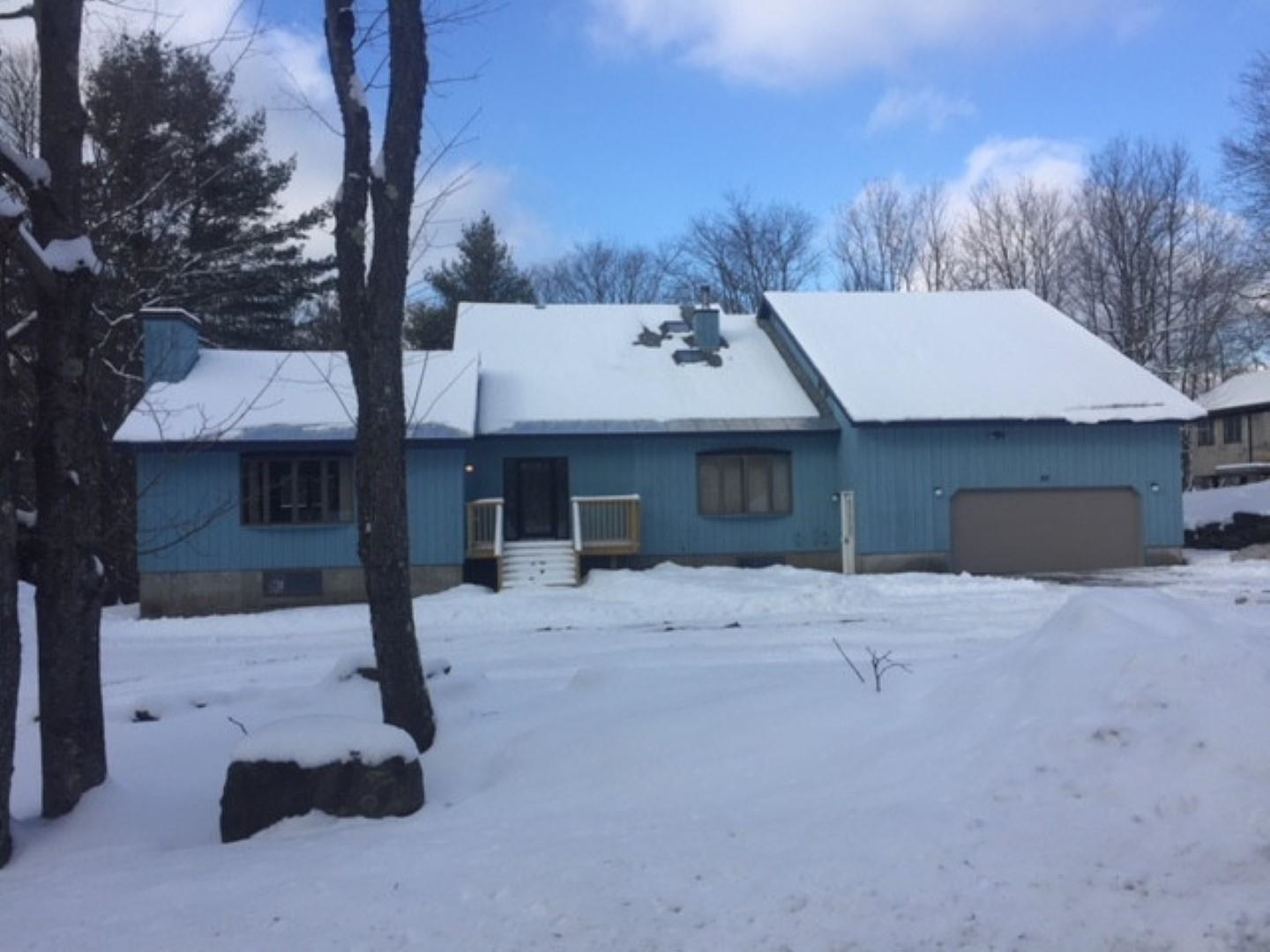 Lisle Hill Rd, Wilmington, VT 05363