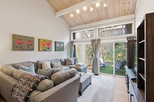 135 Holly Frst, Nashville, TN, 37221-2226 | Card Image