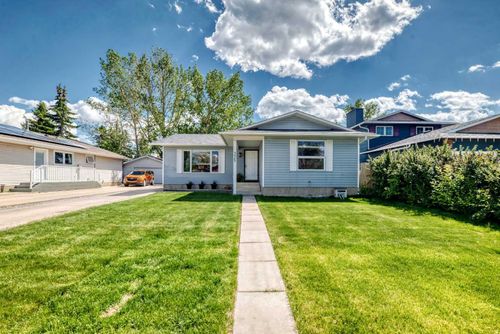 325 Flett Dr Ne, Airdrie, AB, T4B1N1 | Card Image