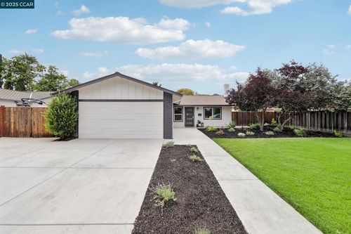 562 Swallow Dr, Livermore, CA, 94551-2515 | Card Image