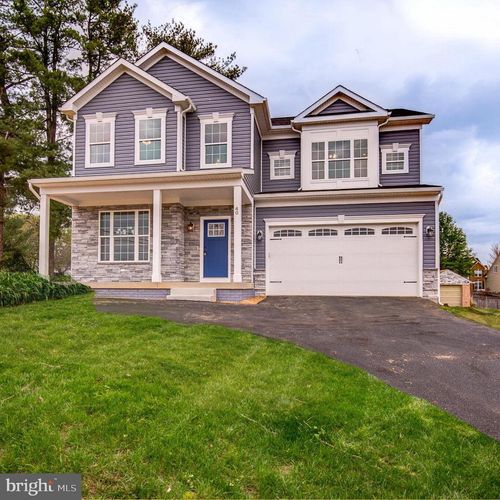 40 N Berlin Pike, LOVETTSVILLE, VA, 20180-8600 | Card Image
