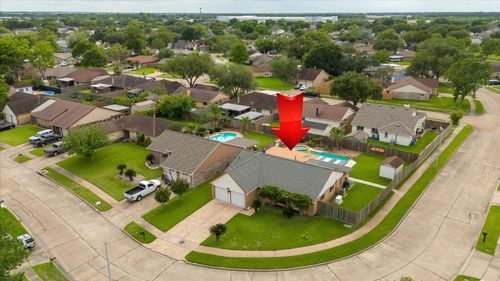 1302 Canyon Springs Dr, La Porte, TX, 77571-2752 | Card Image