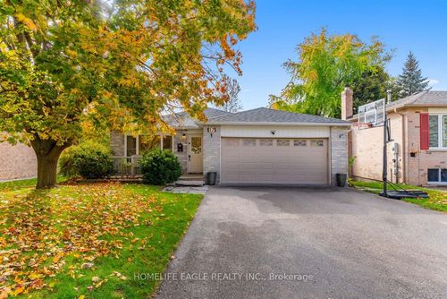 17 Beckett Ave, Holland Landing, ON, L9N1E6 | Card Image