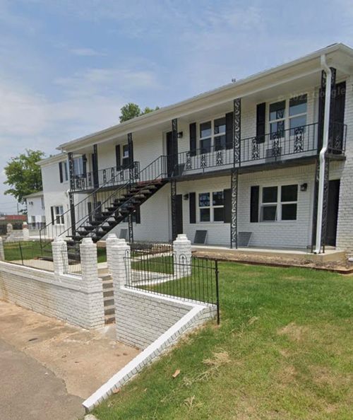 135 S Jefferson St, Ripley, TN, 38063-1528 | Card Image