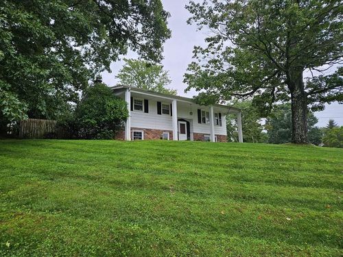 101 Robinhood Rd, Galax, VA, 24333-3403 | Card Image