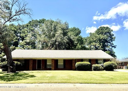 104 Arrowhead Dr, Natchez, MS, 39120-5002 | Card Image