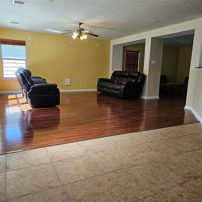 11727 Madison Oak St, House other with 3 bedrooms, 3 bathrooms and 2 parking in Houston TX | Image 12