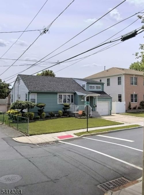 1074 Garry Ter, Secaucus, NJ, 07094-4237 | Card Image