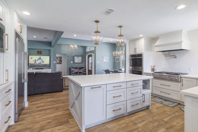 Island and pendant lights | Image 9