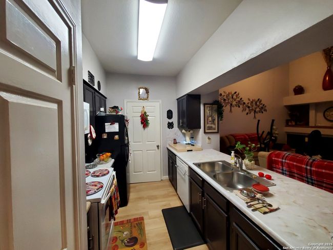 APT-502 - 6100 Woodlake Pkwy, Condo with 2 bedrooms, 2 bathrooms and null parking in San Antonio TX | Image 11