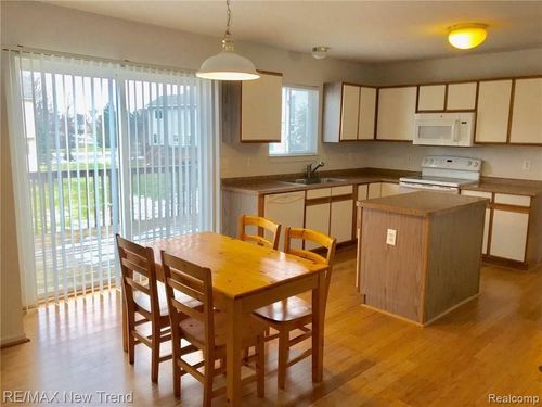 3382 Cromwell Rd, Ann Arbor, MI, 48105-4110 | Card Image