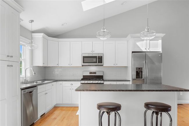 5 - 5 Thelma Ln, Condo with 2 bedrooms, 3 bathrooms and 4 parking in Middletown RI | Image 20