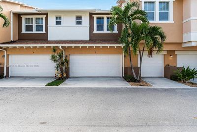 3 - 975 Millbrae Ct, Condo with 2 bedrooms, 2 bathrooms and null parking in West Palm Beach FL | Image 2