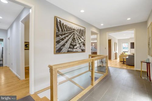 4715 38th St N, ARLINGTON, VA, 22207-2913 | Card Image