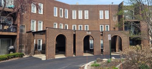 apt-201-1430 Sandstone Dr, Wheeling, IL, 60090-5923 | Card Image