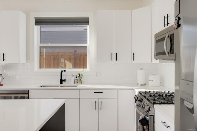 6517 Noblewood Pl, House other with 4 bedrooms, 3 bathrooms and 4 parking in Sooke BC | Image 12
