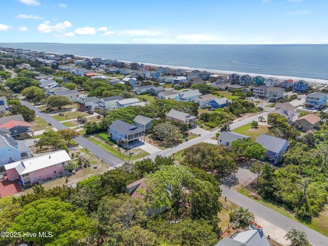 301 22 Nd Pl E, House other with 3 bedrooms, 3 bathrooms and 1 parking in Oak Island NC | Image 55