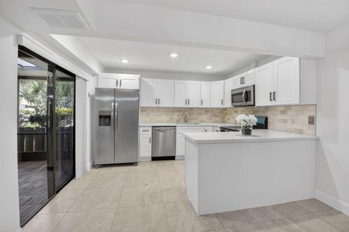 b-717 Nw 29th Ave, Delray Beach, FL, 33445-2075 | Card Image