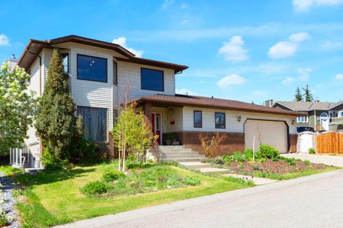 25 Deerfield Manor Se, Calgary, AB, T2J6Z5 | Card Image