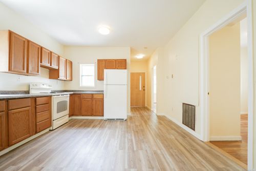 1-24 Burr Avenue, Middletown, CT, 06457 | Card Image