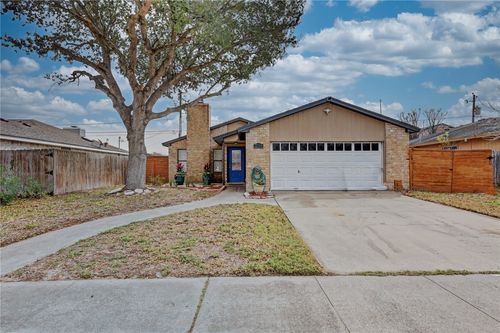 2730 Saint Peter St, Corpus Christi, TX, 78418-5742 | Card Image