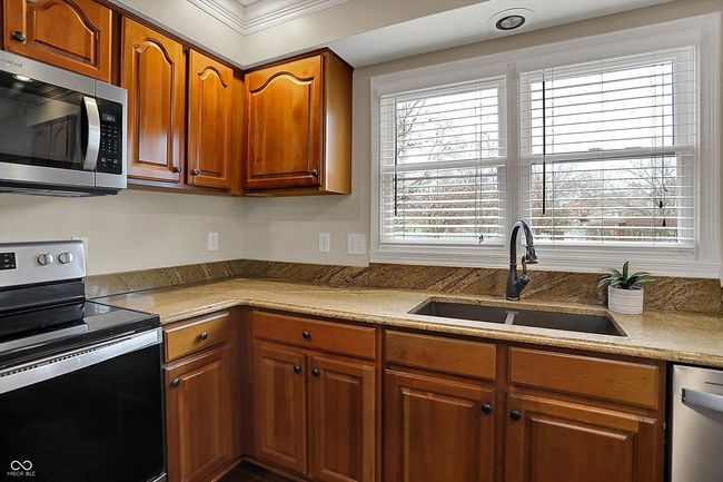 9319 Oak Knoll Ln, House other with 4 bedrooms, 4 bathrooms and null parking in Fishers IN | Image 17