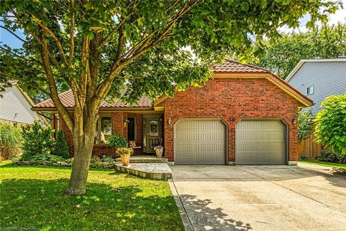 18 Mcmaster Dr, Caledonia, ON, N3W1G9 | Card Image