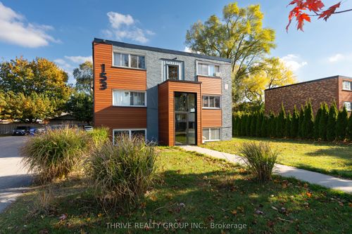 153 Godfrey Dr, London, ON, N5V2E8 | Card Image