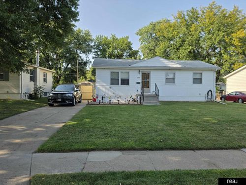 8616 B St, Omaha, NE, 68124-3904 | Card Image