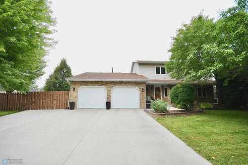 1943 19th St S, Fargo, ND, 58103-4716 | Card Image