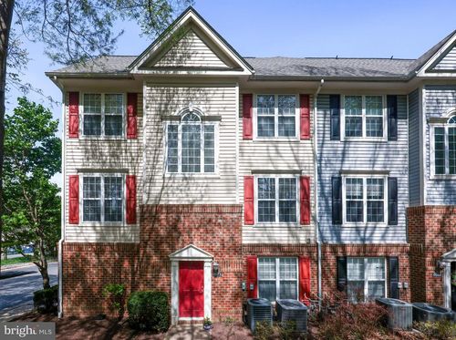 53-8073 Nicosh Circle Ln, FALLS CHURCH, VA, 22042-1268 | Card Image
