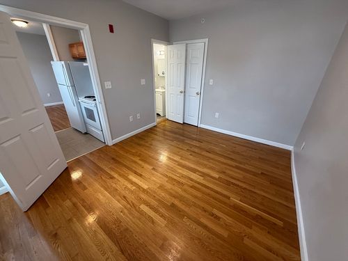 apt-8-3 Kingsley Ter, Lynn, MA, 01902-2971 | Card Image