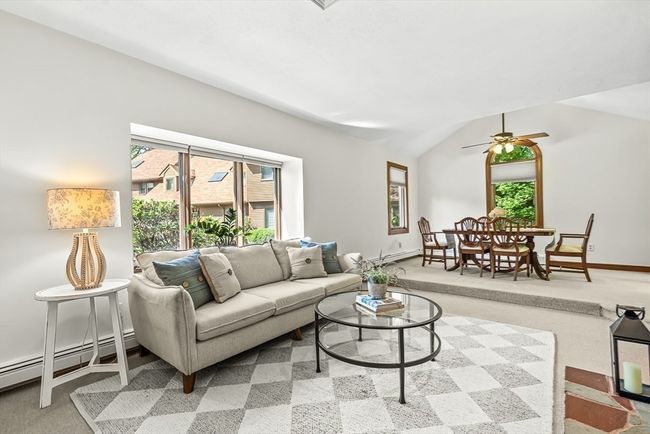 UNIT-4 - 22 Grove Pl, Condo with 2 bedrooms, 1 bathrooms and 1 parking in Winchester MA | Image 10