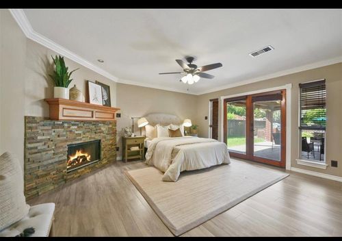 2204 Airline Dr, Friendswood, TX, 77546-5506 | Card Image