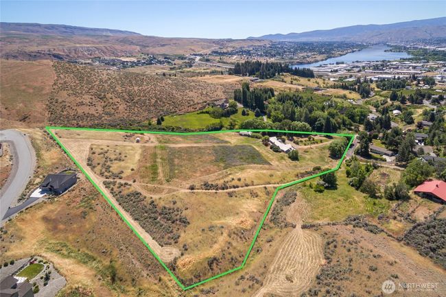 3613 Mcmullan Rd, Home with 3 bedrooms, 3 bathrooms and 6 parking in Wenatchee WA | Image 4
