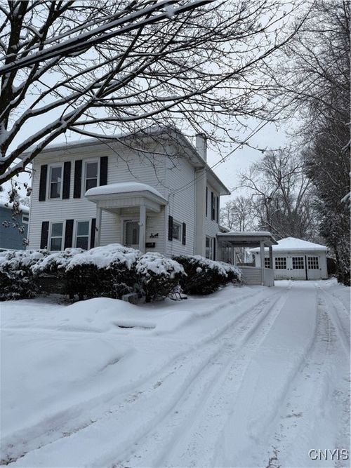 62 Capitol St, Auburn, NY, 13021-2838 | Card Image
