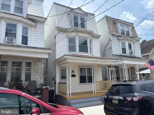 110 Paxson Ave, SCHUYLKILL HAVEN, PA, 17972-1220 | Card Image