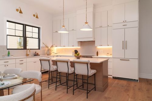 712-712 Watertown St, Newton, MA, 02460 | Card Image