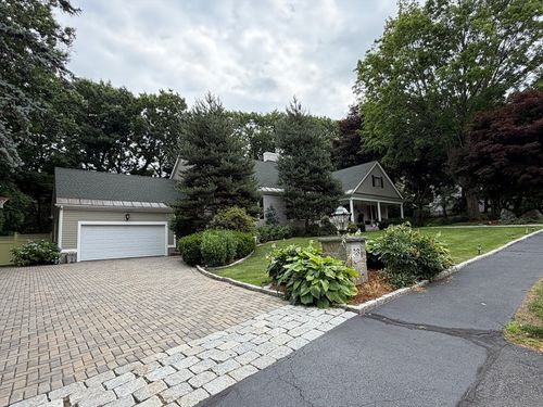 23 Bellevue, Wellesley, MA, 02481-1328 | Card Image