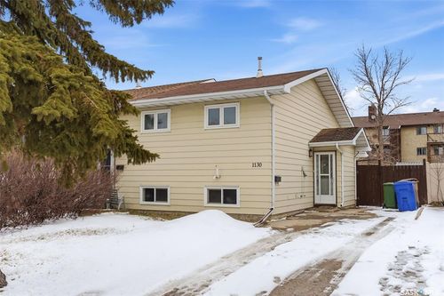 1130 12th Avenue N, Regina, SK, S4R7W7 | Card Image