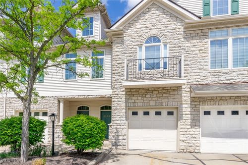 3136 Richmond Rd, Beachwood, OH, 44122-3249 | Card Image